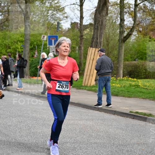 12.04.2026 - 45. Internationalen Wilhelmsburger Insellauf J. Mangold http://msf.ph/oto/9515917 12.04.2026 13:16:50 Ziel 3704, 3846, 2316, 5487, 3040, 4752, 3886, 3097, 2942, 3575, 3575, 2670, 3061, 3281, 4315, 4867, 4868, 4868, 4130, 4129, 2609, 2610, 2571, 5001, 5532, 4392, 4642, 4957, 3900 meine-sportfotos.de