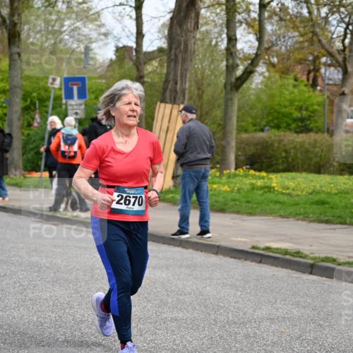 12.04.2026 - 45. Internationalen Wilhelmsburger Insellauf J. Mangold http://msf.ph/oto/9515919 12.04.2026 13:16:50 Ziel 3704, 3846, 2316, 5487, 3040, 4752, 3886, 3097, 2942, 3575, 3575, 2670, 3061, 3281, 4315, 4867, 4868, 4868, 4130, 4129, 2609, 2610, 2571, 5001, 5532, 4392, 4642, 4957, 3900 meine-sportfotos.de