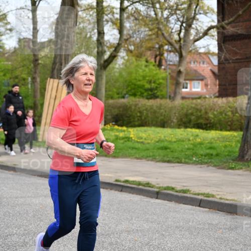 12.04.2026 - 45. Internationalen Wilhelmsburger Insellauf J. Mangold http://msf.ph/oto/9515923 12.04.2026 13:16:51 Ziel 3704, 3846, 2316, 5487, 3040, 4752, 3886, 3097, 2942, 3575, 2670, 3061, 3281, 4315, 4867, 4868, 4130, 4130, 4129, 2609, 2610, 2571, 5001, 5532, 4392, 4642, 4957, 3900, 5759 meine-sportfotos.de