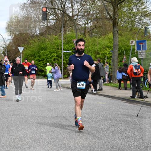 12.04.2026 - 45. Internationalen Wilhelmsburger Insellauf J. Mangold http://msf.ph/oto/9515936 12.04.2026 13:16:53 Ziel 3704, 3846, 2316, 5487, 3040, 4752, 3886, 3097, 2942, 3575, 2670, 3061, 3281, 4315, 4867, 4868, 4130, 4129, 2609, 2610, 2571, 2571, 5001, 5532, 4392, 4642, 4957, 3900, 5759 meine-sportfotos.de