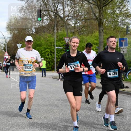 12.04.2026 - 45. Internationalen Wilhelmsburger Insellauf J. Mangold http://msf.ph/oto/9515975 12.04.2026 13:17:04 Ziel 5487, 3040, 4752, 3886, 3097, 2942, 3575, 2670, 3061, 3281, 4315, 4867, 4868, 4130, 4129, 2609, 2610, 4129, 2609, 2610, 2571, 5001, 5532, 4392, 4642, 4957, 3900, 5759, 2030, 3199, 3453, 3455, 4194, 5717, 4804, 3604, 2125 meine-sportfotos.de