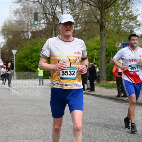 12.04.2026 - 45. Internationalen Wilhelmsburger Insellauf J. Mangold http://msf.ph/oto/9515985 12.04.2026 13:17:05 Ziel 5487, 3040, 4752, 3886, 3097, 2942, 3575, 2670, 3061, 3281, 4315, 4867, 4868, 4130, 4129, 2609, 2610, 2571, 2571, 5001, 5532, 4392, 4642, 4957, 3900, 5759, 2030, 3199, 3453, 3455, 4194, 5717, 4804, 3604, 2125 meine-sportfotos.de
