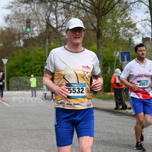 12.04.2026 - 45. Internationalen Wilhelmsburger Insellauf J. Mangold http://msf.ph/oto/9515987 12.04.2026 13:17:05 Ziel 5487, 3040, 4752, 3886, 3097, 2942, 3575, 2670, 3061, 3281, 4315, 4867, 4868, 4130, 4129, 2609, 2610, 2571, 2571, 5001, 5532, 4392, 4642, 4957, 3900, 5759, 2030, 3199, 3453, 3455, 4194, 5717, 4804, 3604, 2125 meine-sportfotos.de