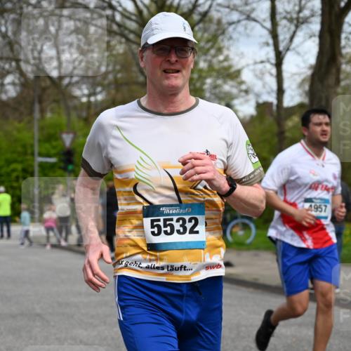 12.04.2026 - 45. Internationalen Wilhelmsburger Insellauf J. Mangold http://msf.ph/oto/9515991 12.04.2026 13:17:05 Ziel 5487, 3040, 4752, 3886, 3097, 2942, 3575, 2670, 3061, 3281, 4315, 4867, 4868, 4130, 4129, 2609, 2610, 2571, 2571, 5001, 5532, 4392, 4642, 4957, 3900, 5759, 2030, 3199, 3453, 3455, 4194, 5717, 4804, 3604, 2125 meine-sportfotos.de