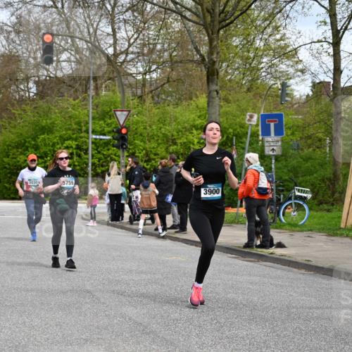 12.04.2026 - 45. Internationalen Wilhelmsburger Insellauf J. Mangold http://msf.ph/oto/9515992 12.04.2026 13:17:11 Ziel 3886, 3097, 2942, 3575, 2670, 3061, 3281, 4315, 4867, 4868, 4130, 4129, 2609, 2610, 2571, 5001, 5532, 4392, 4642, 4957, 3900, 5759, 2030, 3199, 3453, 3455, 4194, 4194, 5717, 4804, 3604, 2125, 2520, 5204, 3272, 4690, 3252, 4697 meine-sportfotos.de