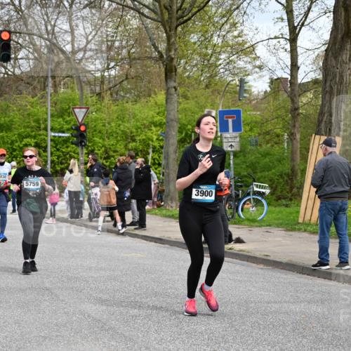 12.04.2026 - 45. Internationalen Wilhelmsburger Insellauf J. Mangold http://msf.ph/oto/9515996 12.04.2026 13:17:11 Ziel 3886, 3097, 2942, 3575, 2670, 3061, 3281, 4315, 4867, 4868, 4130, 4129, 2609, 2610, 2571, 5001, 5532, 4392, 4642, 4957, 3900, 5759, 2030, 3199, 3453, 3455, 4194, 4194, 5717, 4804, 3604, 2125, 2520, 5204, 3272, 4690, 3252, 4697 meine-sportfotos.de