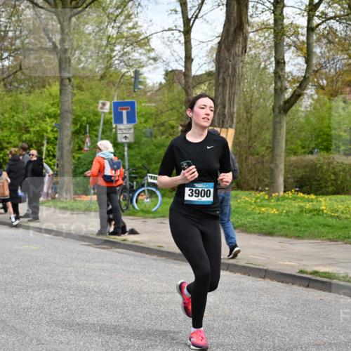 12.04.2026 - 45. Internationalen Wilhelmsburger Insellauf J. Mangold http://msf.ph/oto/9516004 12.04.2026 13:17:12 Ziel 3886, 3097, 2942, 3575, 2670, 3061, 3281, 4315, 4867, 4868, 4130, 4129, 2609, 2610, 2571, 5001, 5532, 4392, 4642, 4957, 4957, 3900, 5759, 2030, 3199, 3453, 3455, 4194, 5717, 5717, 4804, 3604, 2125, 2520, 5204, 3272, 4690, 3252, 4697 meine-sportfotos.de