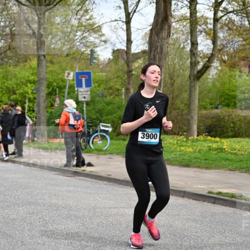 12.04.2026 - 45. Internationalen Wilhelmsburger Insellauf J. Mangold http://msf.ph/oto/9516005 12.04.2026 13:17:12 Ziel 3886, 3097, 2942, 3575, 2670, 3061, 3281, 4315, 4867, 4868, 4130, 4129, 2609, 2610, 2571, 5001, 5532, 4392, 4642, 4957, 4957, 3900, 5759, 2030, 3199, 3453, 3455, 4194, 5717, 5717, 4804, 3604, 2125, 2520, 5204, 3272, 4690, 3252, 4697 meine-sportfotos.de