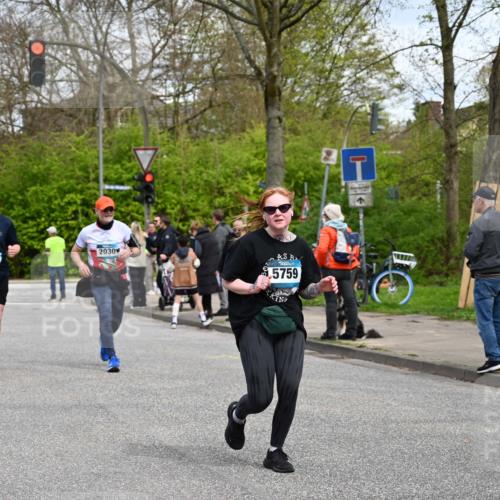 12.04.2026 - 45. Internationalen Wilhelmsburger Insellauf J. Mangold http://msf.ph/oto/9516010 12.04.2026 13:17:13 Ziel 3097, 2942, 3575, 2670, 3061, 3281, 4315, 4867, 4868, 4130, 4129, 2609, 2610, 2571, 5001, 5532, 4392, 4642, 4957, 3900, 3900, 5759, 2030, 3199, 3453, 3455, 4194, 5717, 4804, 4804, 3604, 2125, 2520, 5204, 3272, 4690, 3252, 4697, 2903 meine-sportfotos.de