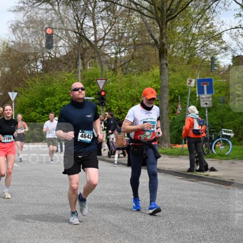 12.04.2026 - 45. Internationalen Wilhelmsburger Insellauf J. Mangold http://msf.ph/oto/9516021 12.04.2026 13:17:15 Ziel 3575, 2670, 3061, 3281, 4315, 4867, 4868, 4130, 4129, 2609, 2610, 2571, 5001, 5532, 4392, 4642, 4957, 3900, 5759, 5759, 2030, 3199, 3453, 3455, 4194, 5717, 4804, 3604, 2125, 2520, 5204, 3272, 4690, 3252, 4697, 2903, 4104 meine-sportfotos.de