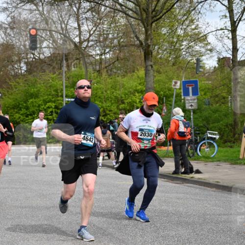 12.04.2026 - 45. Internationalen Wilhelmsburger Insellauf J. Mangold http://msf.ph/oto/9516024 12.04.2026 13:17:15 Ziel 3575, 2670, 3061, 3281, 4315, 4867, 4868, 4130, 4129, 2609, 2610, 2571, 5001, 5532, 4392, 4642, 4957, 3900, 5759, 5759, 2030, 3199, 3453, 3455, 4194, 5717, 4804, 3604, 2125, 2520, 5204, 3272, 4690, 3252, 4697, 2903, 4104 meine-sportfotos.de