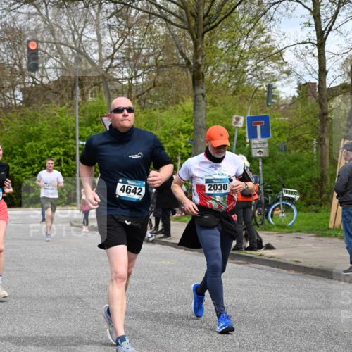 12.04.2026 - 45. Internationalen Wilhelmsburger Insellauf J. Mangold http://msf.ph/oto/9516027 12.04.2026 13:17:15 Ziel 3575, 2670, 3061, 3281, 4315, 4867, 4868, 4130, 4129, 2609, 2610, 2571, 5001, 5532, 4392, 4642, 4957, 3900, 5759, 5759, 2030, 3199, 3453, 3455, 4194, 5717, 4804, 3604, 2125, 2520, 5204, 3272, 4690, 3252, 4697, 2903, 4104 meine-sportfotos.de