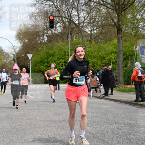 12.04.2026 - 45. Internationalen Wilhelmsburger Insellauf J. Mangold http://msf.ph/oto/9516035 12.04.2026 13:17:17 Ziel 2670, 3061, 3281, 4315, 4867, 4868, 4130, 4129, 2609, 2610, 2571, 5001, 5532, 4392, 4642, 4957, 3900, 5759, 2030, 3199, 3453, 3455, 4194, 5717, 4804, 3604, 2125, 2520, 5204, 3272, 4690, 3252, 4697, 2903, 4104, 5465, 4998 meine-sportfotos.de