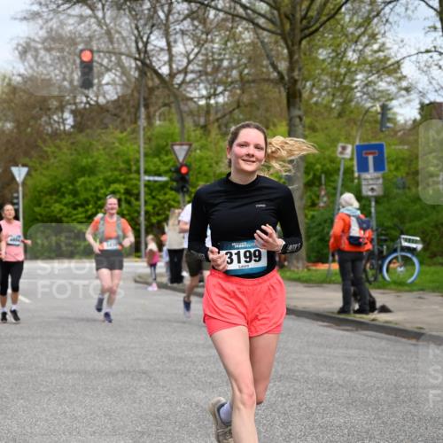 12.04.2026 - 45. Internationalen Wilhelmsburger Insellauf J. Mangold http://msf.ph/oto/9516041 12.04.2026 13:17:17 Ziel 2670, 3061, 3281, 4315, 4867, 4868, 4130, 4129, 2609, 2610, 2571, 5001, 5532, 4392, 4642, 4957, 3900, 5759, 2030, 3199, 3453, 3455, 4194, 5717, 4804, 3604, 2125, 2520, 5204, 3272, 4690, 3252, 4697, 2903, 4104, 5465, 4998 meine-sportfotos.de