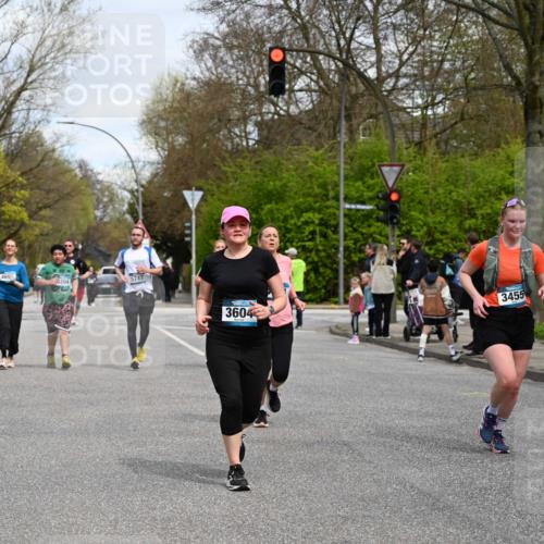 12.04.2026 - 45. Internationalen Wilhelmsburger Insellauf J. Mangold http://msf.ph/oto/9516053 12.04.2026 13:17:19 Ziel 2670, 3061, 3281, 4315, 4867, 4868, 4130, 4129, 2609, 2610, 2571, 5001, 5532, 4392, 4642, 4957, 3900, 5759, 2030, 3199, 3453, 3455, 3455, 4194, 5717, 4804, 3604, 2125, 2520, 5204, 3272, 4690, 3252, 4697, 2903, 4104, 5465, 4998, 5332 meine-sportfotos.de
