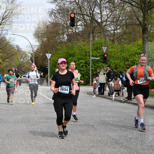 12.04.2026 - 45. Internationalen Wilhelmsburger Insellauf J. Mangold http://msf.ph/oto/9516054 12.04.2026 13:17:20 Ziel 2670, 3061, 3281, 4315, 4867, 4868, 4130, 4129, 2609, 2610, 2571, 5001, 5532, 4392, 4642, 4957, 3900, 5759, 2030, 3199, 3453, 3455, 4194, 5717, 4804, 3604, 2125, 2520, 2520, 5204, 3272, 4690, 3252, 4697, 2903, 4104, 5465, 4998, 5332 meine-sportfotos.de