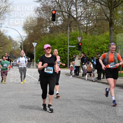 12.04.2026 - 45. Internationalen Wilhelmsburger Insellauf J. Mangold http://msf.ph/oto/9516055 12.04.2026 13:17:20 Ziel 2670, 3061, 3281, 4315, 4867, 4868, 4130, 4129, 2609, 2610, 2571, 5001, 5532, 4392, 4642, 4957, 3900, 5759, 2030, 3199, 3453, 3455, 4194, 5717, 4804, 3604, 2125, 2520, 2520, 5204, 3272, 4690, 3252, 4697, 2903, 4104, 5465, 4998, 5332 meine-sportfotos.de