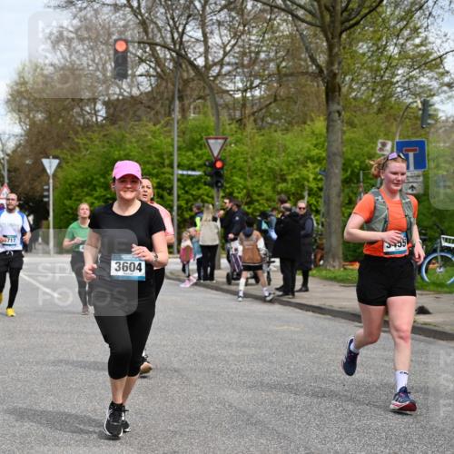 12.04.2026 - 45. Internationalen Wilhelmsburger Insellauf J. Mangold http://msf.ph/oto/9516059 12.04.2026 13:17:20 Ziel 2670, 3061, 3281, 4315, 4867, 4868, 4130, 4129, 2609, 2610, 2571, 5001, 5532, 4392, 4642, 4957, 3900, 5759, 2030, 3199, 3453, 3455, 4194, 5717, 4804, 3604, 2125, 2520, 2520, 5204, 3272, 4690, 3252, 4697, 2903, 4104, 5465, 4998, 5332 meine-sportfotos.de