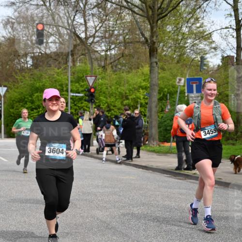 12.04.2026 - 45. Internationalen Wilhelmsburger Insellauf J. Mangold http://msf.ph/oto/9516062 12.04.2026 13:17:20 Ziel 2670, 3061, 3281, 4315, 4867, 4868, 4130, 4129, 2609, 2610, 2571, 5001, 5532, 4392, 4642, 4957, 3900, 5759, 2030, 3199, 3453, 3455, 4194, 5717, 4804, 3604, 2125, 2520, 2520, 5204, 3272, 4690, 3252, 4697, 2903, 4104, 5465, 4998, 5332 meine-sportfotos.de