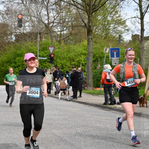 12.04.2026 - 45. Internationalen Wilhelmsburger Insellauf J. Mangold http://msf.ph/oto/9516063 12.04.2026 13:17:20 Ziel 2670, 3061, 3281, 4315, 4867, 4868, 4130, 4129, 2609, 2610, 2571, 5001, 5532, 4392, 4642, 4957, 3900, 5759, 2030, 3199, 3453, 3455, 4194, 5717, 4804, 3604, 2125, 2520, 2520, 5204, 3272, 4690, 3252, 4697, 2903, 4104, 5465, 4998, 5332 meine-sportfotos.de
