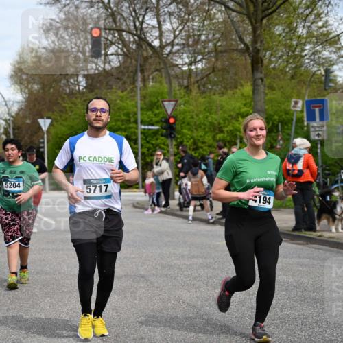 12.04.2026 - 45. Internationalen Wilhelmsburger Insellauf J. Mangold http://msf.ph/oto/9516086 12.04.2026 13:17:24 Ziel 3281, 4315, 4867, 4868, 4130, 4129, 2609, 2610, 2571, 5001, 5532, 4392, 4642, 4957, 3900, 5759, 2030, 3199, 3453, 3455, 4194, 5717, 5717, 4804, 3604, 2125, 2520, 5204, 3272, 4690, 3252, 4697, 2903, 4104, 5465, 4998, 5332, 4203, 4202, 5836, 2759 meine-sportfotos.de