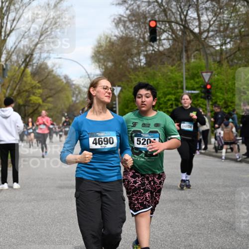 12.04.2026 - 45. Internationalen Wilhelmsburger Insellauf J. Mangold http://msf.ph/oto/9516101 12.04.2026 13:17:26 Ziel 4867, 4868, 4130, 4129, 2609, 2610, 2571, 5001, 5532, 4392, 4642, 4957, 3900, 5759, 2030, 3199, 3453, 3455, 4194, 5717, 4804, 3604, 3604, 2125, 2520, 5204, 3272, 4690, 3252, 4697, 2903, 4104, 5465, 4998, 5332, 4203, 4202, 5836, 2759, 4487 meine-sportfotos.de