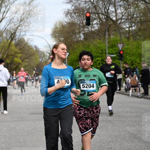 12.04.2026 - 45. Internationalen Wilhelmsburger Insellauf J. Mangold http://msf.ph/oto/9516102 12.04.2026 13:17:26 Ziel 4867, 4868, 4130, 4129, 2609, 2610, 2571, 5001, 5532, 4392, 4642, 4957, 3900, 5759, 2030, 3199, 3453, 3455, 4194, 5717, 4804, 3604, 3604, 2125, 2520, 5204, 3272, 4690, 3252, 4697, 2903, 4104, 5465, 4998, 5332, 4203, 4202, 5836, 2759, 4487 meine-sportfotos.de