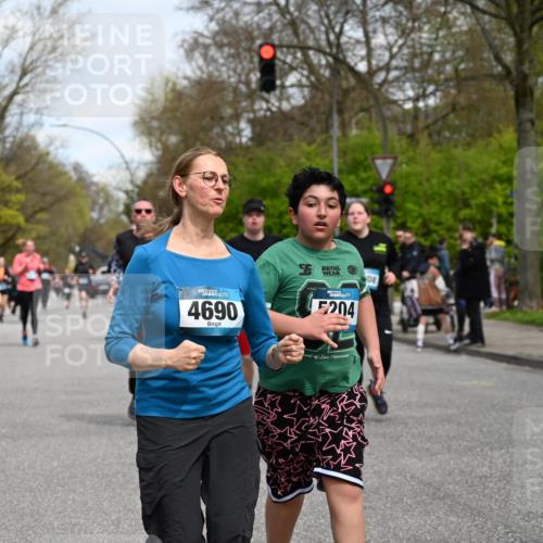 12.04.2026 - 45. Internationalen Wilhelmsburger Insellauf J. Mangold http://msf.ph/oto/9516105 12.04.2026 13:17:26 Ziel 4867, 4868, 4130, 4129, 2609, 2610, 2571, 5001, 5532, 4392, 4642, 4957, 3900, 5759, 2030, 3199, 3453, 3455, 4194, 5717, 4804, 3604, 3604, 2125, 2520, 5204, 3272, 4690, 3252, 4697, 2903, 4104, 5465, 4998, 5332, 4203, 4202, 5836, 2759, 4487 meine-sportfotos.de