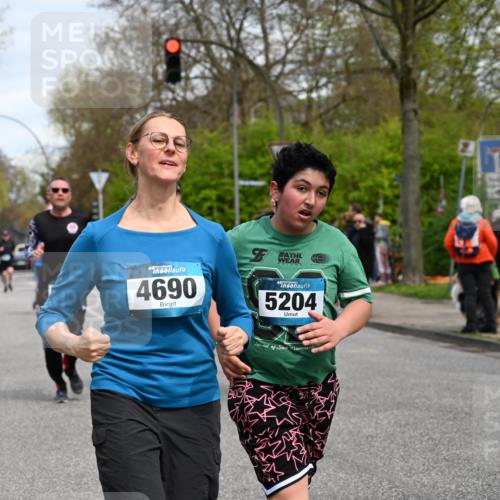12.04.2026 - 45. Internationalen Wilhelmsburger Insellauf J. Mangold http://msf.ph/oto/9516109 12.04.2026 13:17:26 Ziel 4867, 4868, 4130, 4129, 2609, 2610, 2571, 5001, 5532, 4392, 4642, 4957, 3900, 5759, 2030, 3199, 3453, 3455, 4194, 5717, 4804, 3604, 3604, 2125, 2520, 5204, 3272, 4690, 3252, 4697, 2903, 4104, 5465, 4998, 5332, 4203, 4202, 5836, 2759, 4487 meine-sportfotos.de