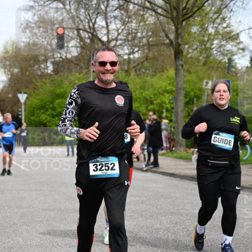 12.04.2026 - 45. Internationalen Wilhelmsburger Insellauf J. Mangold http://msf.ph/oto/9516124 12.04.2026 13:17:29 Ziel 4129, 2609, 2610, 2571, 5001, 5532, 4392, 4642, 4957, 3900, 5759, 2030, 3199, 3453, 3455, 4194, 5717, 4804, 3604, 2125, 2520, 5204, 3272, 4690, 3252, 4697, 2903, 4104, 5465, 4998, 5332, 4203, 4202, 5836, 2759, 4487, 2833 meine-sportfotos.de