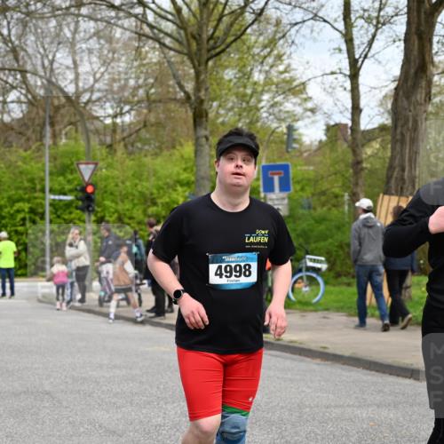 12.04.2026 - 45. Internationalen Wilhelmsburger Insellauf J. Mangold http://msf.ph/oto/9516127 12.04.2026 13:17:30 Ziel 2571, 5001, 5532, 4392, 4642, 4957, 3900, 5759, 2030, 3199, 3453, 3455, 4194, 5717, 4804, 3604, 2125, 2520, 5204, 3272, 4690, 3252, 4697, 2903, 4104, 5465, 4998, 5332, 5332, 4203, 4202, 5836, 2759, 4487, 2833, 3879 meine-sportfotos.de