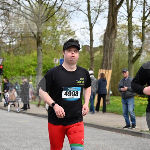 12.04.2026 - 45. Internationalen Wilhelmsburger Insellauf J. Mangold http://msf.ph/oto/9516132 12.04.2026 13:17:30 Ziel 2571, 5001, 5532, 4392, 4642, 4957, 3900, 5759, 2030, 3199, 3453, 3455, 4194, 5717, 4804, 3604, 2125, 2520, 5204, 3272, 4690, 3252, 4697, 2903, 4104, 5465, 4998, 5332, 5332, 4203, 4202, 5836, 2759, 4487, 2833, 3879 meine-sportfotos.de