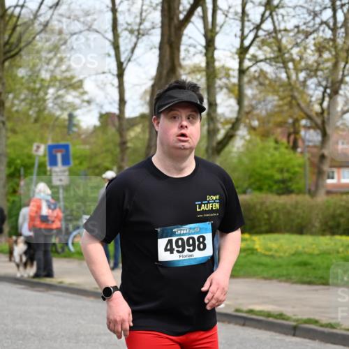 12.04.2026 - 45. Internationalen Wilhelmsburger Insellauf J. Mangold http://msf.ph/oto/9516139 12.04.2026 13:17:31 Ziel 5001, 5532, 4392, 4642, 4957, 3900, 5759, 2030, 3199, 3453, 3455, 4194, 5717, 4804, 3604, 2125, 2520, 5204, 3272, 4690, 3252, 4697, 2903, 4104, 5465, 4998, 5332, 4203, 4202, 5836, 2759, 4487, 2833, 3879 meine-sportfotos.de