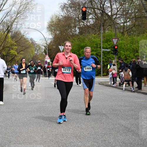 12.04.2026 - 45. Internationalen Wilhelmsburger Insellauf J. Mangold http://msf.ph/oto/9516142 12.04.2026 13:17:32 Ziel 5532, 4392, 4642, 4957, 3900, 5759, 2030, 3199, 3453, 3455, 4194, 5717, 4804, 3604, 2125, 2520, 2520, 5204, 3272, 4690, 3252, 4697, 2903, 4104, 5465, 4998, 5332, 4203, 4202, 5836, 2759, 4487, 2833, 3879 meine-sportfotos.de