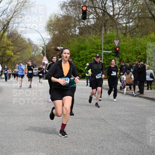 12.04.2026 - 45. Internationalen Wilhelmsburger Insellauf J. Mangold http://msf.ph/oto/9516158 12.04.2026 13:17:36 Ziel 4957, 3900, 5759, 2030, 3199, 3453, 3455, 4194, 5717, 4804, 3604, 2125, 2520, 5204, 3272, 4690, 3252, 4697, 2903, 4104, 5465, 4998, 5332, 4203, 4202, 5836, 2759, 4487, 2833, 3879, 3630, 5714, 4213 meine-sportfotos.de