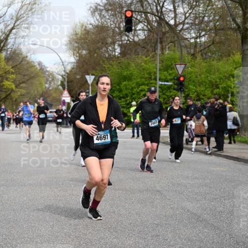 12.04.2026 - 45. Internationalen Wilhelmsburger Insellauf J. Mangold http://msf.ph/oto/9516159 12.04.2026 13:17:36 Ziel 4957, 3900, 5759, 2030, 3199, 3453, 3455, 4194, 5717, 4804, 3604, 2125, 2520, 5204, 3272, 4690, 3252, 4697, 2903, 4104, 5465, 4998, 5332, 4203, 4202, 5836, 2759, 4487, 2833, 3879, 3630, 5714, 4213 meine-sportfotos.de