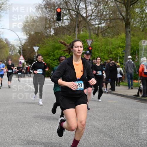 12.04.2026 - 45. Internationalen Wilhelmsburger Insellauf J. Mangold http://msf.ph/oto/9516167 12.04.2026 13:17:37 Ziel 4957, 3900, 5759, 2030, 3199, 3453, 3455, 4194, 5717, 4804, 3604, 2125, 2520, 5204, 3272, 4690, 3252, 4697, 2903, 2903, 4104, 5465, 4998, 5332, 4203, 4202, 5836, 2759, 4487, 2833, 3879, 3630, 5714, 4213, 2516, 2517 meine-sportfotos.de