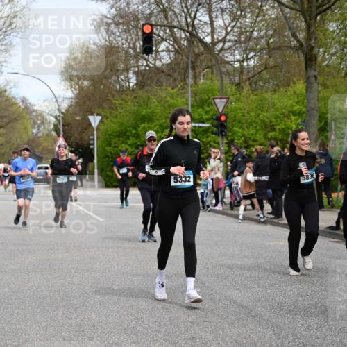 12.04.2026 - 45. Internationalen Wilhelmsburger Insellauf J. Mangold http://msf.ph/oto/9516179 12.04.2026 13:17:39 Ziel 5759, 2030, 3199, 3453, 3455, 4194, 5717, 4804, 3604, 2125, 2520, 5204, 3272, 4690, 3252, 4697, 2903, 4104, 4104, 5465, 4998, 5332, 4203, 4202, 5836, 2759, 4487, 2833, 2833, 3879, 3630, 5714, 4213, 2516, 2517, 4031, 3694 meine-sportfotos.de