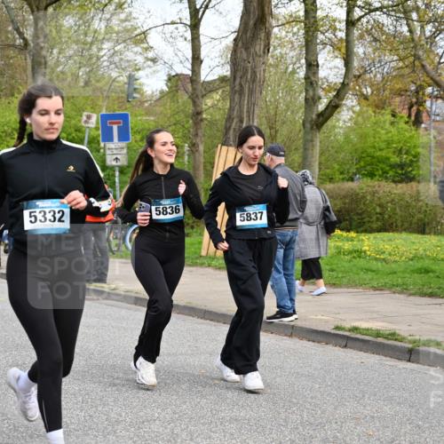 12.04.2026 - 45. Internationalen Wilhelmsburger Insellauf J. Mangold http://msf.ph/oto/9516187 12.04.2026 13:17:40 Ziel 5759, 2030, 3199, 3453, 3455, 4194, 5717, 4804, 3604, 2125, 2520, 5204, 3272, 4690, 3252, 4697, 2903, 4104, 5465, 4998, 5465, 4998, 5332, 4203, 4202, 5836, 2759, 4487, 2833, 3879, 3630, 5714, 4213, 2516, 2517, 4031, 3694 meine-sportfotos.de