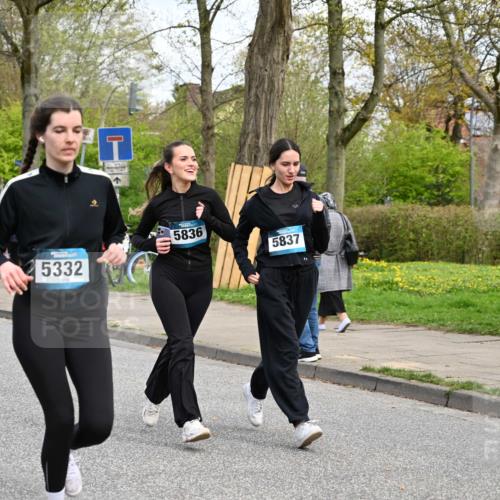 12.04.2026 - 45. Internationalen Wilhelmsburger Insellauf J. Mangold http://msf.ph/oto/9516188 12.04.2026 13:17:40 Ziel 5759, 2030, 3199, 3453, 3455, 4194, 5717, 4804, 3604, 2125, 2520, 5204, 3272, 4690, 3252, 4697, 2903, 4104, 5465, 4998, 5465, 4998, 5332, 4203, 4202, 5836, 2759, 4487, 2833, 3879, 3630, 5714, 4213, 2516, 2517, 4031, 3694 meine-sportfotos.de
