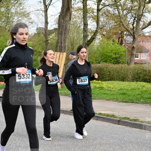 12.04.2026 - 45. Internationalen Wilhelmsburger Insellauf J. Mangold http://msf.ph/oto/9516190 12.04.2026 13:17:40 Ziel 5759, 2030, 3199, 3453, 3455, 4194, 5717, 4804, 3604, 2125, 2520, 5204, 3272, 4690, 3252, 4697, 2903, 4104, 5465, 4998, 5465, 4998, 5332, 4203, 4202, 5836, 2759, 4487, 2833, 3879, 3630, 5714, 4213, 2516, 2517, 4031, 3694 meine-sportfotos.de