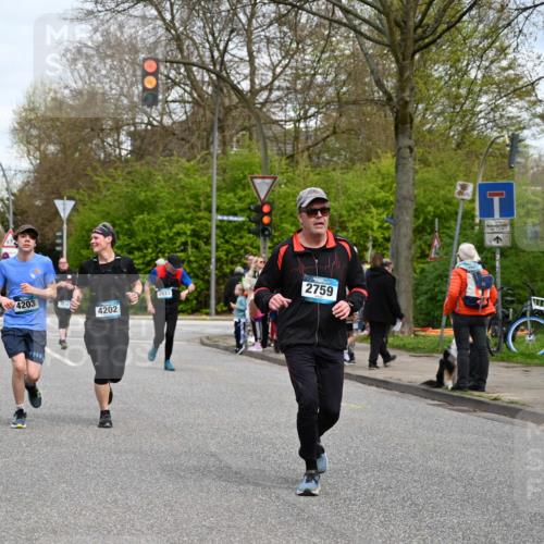 12.04.2026 - 45. Internationalen Wilhelmsburger Insellauf J. Mangold http://msf.ph/oto/9516193 12.04.2026 13:17:41 Ziel 2030, 3199, 3453, 3455, 4194, 5717, 4804, 3604, 2125, 2520, 5204, 3272, 4690, 3252, 4697, 2903, 4104, 5465, 4998, 5332, 4203, 4202, 5836, 2759, 4487, 2833, 3879, 3630, 5714, 4213, 2516, 2517, 4031, 3694, 2018 meine-sportfotos.de