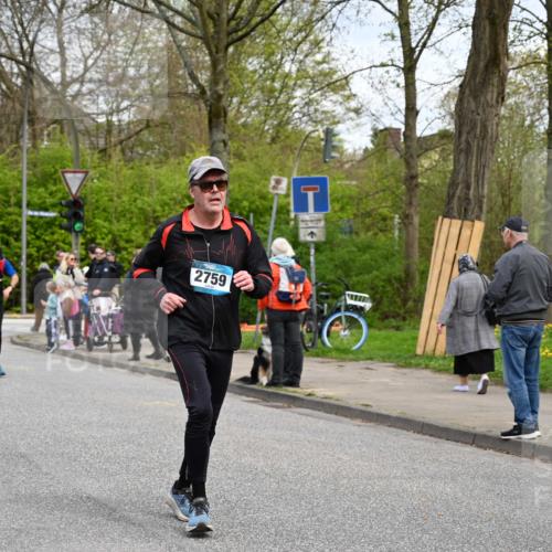 12.04.2026 - 45. Internationalen Wilhelmsburger Insellauf J. Mangold http://msf.ph/oto/9516199 12.04.2026 13:17:42 Ziel 2030, 3199, 3453, 3455, 4194, 5717, 4804, 3604, 2125, 2520, 5204, 3272, 4690, 3252, 4697, 2903, 4104, 5465, 4998, 5332, 5332, 4203, 4202, 5836, 2759, 4487, 2833, 3879, 3879, 3630, 5714, 4213, 2516, 2517, 4031, 3694, 2018 meine-sportfotos.de