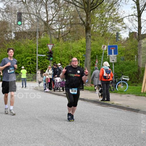 12.04.2026 - 45. Internationalen Wilhelmsburger Insellauf J. Mangold http://msf.ph/oto/9516219 12.04.2026 13:17:48 Ziel 4194, 5717, 4804, 3604, 2125, 2520, 5204, 3272, 4690, 3252, 4697, 2903, 4104, 5465, 4998, 5332, 4203, 4202, 5836, 2759, 4487, 2833, 3879, 3630, 5714, 4213, 2516, 2517, 4031, 3694, 2018, 2961, 3248, 2570, 2573, 3277 meine-sportfotos.de