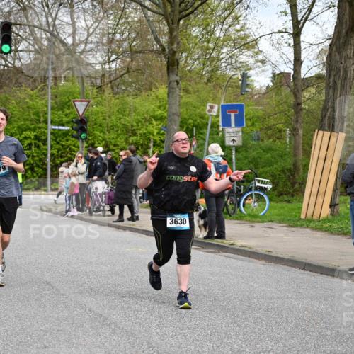 12.04.2026 - 45. Internationalen Wilhelmsburger Insellauf J. Mangold http://msf.ph/oto/9516225 12.04.2026 13:17:49 Ziel 5717, 4804, 3604, 2125, 2520, 5204, 3272, 4690, 3252, 4697, 2903, 4104, 5465, 4998, 5332, 4203, 4202, 5836, 2759, 4487, 2833, 3879, 3630, 5714, 4213, 2516, 2517, 2516, 2517, 4031, 3694, 2018, 2961, 3248, 2570, 2573, 3277 meine-sportfotos.de