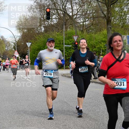 12.04.2026 - 45. Internationalen Wilhelmsburger Insellauf J. Mangold http://msf.ph/oto/9516290 12.04.2026 13:17:58 Ziel 5204, 3272, 4690, 3252, 4697, 2903, 4104, 5465, 4998, 5332, 4203, 4202, 5836, 2759, 4487, 2833, 3879, 3630, 5714, 4213, 2516, 2517, 4031, 3694, 2018, 2961, 3248, 2570, 2573, 3277, 3828, 4948, 5488, 5663, 4727, 5541, 4153, 3528, 3527, 4400, 4403, 4556 meine-sportfotos.de