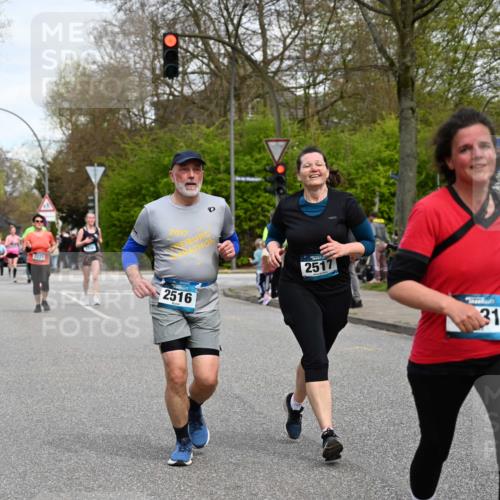 12.04.2026 - 45. Internationalen Wilhelmsburger Insellauf J. Mangold http://msf.ph/oto/9516291 12.04.2026 13:17:58 Ziel 5204, 3272, 4690, 3252, 4697, 2903, 4104, 5465, 4998, 5332, 4203, 4202, 5836, 2759, 4487, 2833, 3879, 3630, 5714, 4213, 2516, 2517, 4031, 3694, 2018, 2961, 3248, 2570, 2573, 3277, 3828, 4948, 5488, 5663, 4727, 5541, 4153, 3528, 3527, 4400, 4403, 4556 meine-sportfotos.de