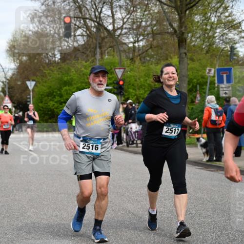 12.04.2026 - 45. Internationalen Wilhelmsburger Insellauf J. Mangold http://msf.ph/oto/9516295 12.04.2026 13:17:58 Ziel 5204, 3272, 4690, 3252, 4697, 2903, 4104, 5465, 4998, 5332, 4203, 4202, 5836, 2759, 4487, 2833, 3879, 3630, 5714, 4213, 2516, 2517, 4031, 3694, 2018, 2961, 3248, 2570, 2573, 3277, 3828, 4948, 5488, 5663, 4727, 5541, 4153, 3528, 3527, 4400, 4403, 4556 meine-sportfotos.de