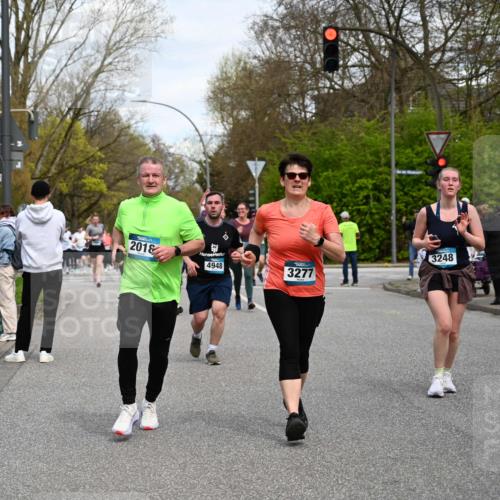 12.04.2026 - 45. Internationalen Wilhelmsburger Insellauf J. Mangold http://msf.ph/oto/9516310 12.04.2026 13:18:04 Ziel 4104, 5465, 4998, 5332, 4203, 4202, 5836, 2759, 4487, 2833, 3879, 3630, 5714, 4213, 2516, 2517, 4031, 3694, 2018, 2961, 3248, 2570, 2573, 3277, 3828, 4948, 5488, 5663, 4727, 5541, 4153, 3528, 3527, 4400, 4403, 4556, 4626, 2019, 3940, 3482 meine-sportfotos.de
