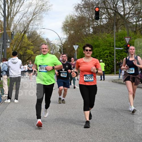 12.04.2026 - 45. Internationalen Wilhelmsburger Insellauf J. Mangold http://msf.ph/oto/9516311 12.04.2026 13:18:04 Ziel 4104, 5465, 4998, 5332, 4203, 4202, 5836, 2759, 4487, 2833, 3879, 3630, 5714, 4213, 2516, 2517, 4031, 3694, 2018, 2961, 3248, 2570, 2573, 3277, 3828, 4948, 5488, 5663, 4727, 5541, 4153, 3528, 3527, 4400, 4403, 4556, 4626, 2019, 3940, 3482 meine-sportfotos.de